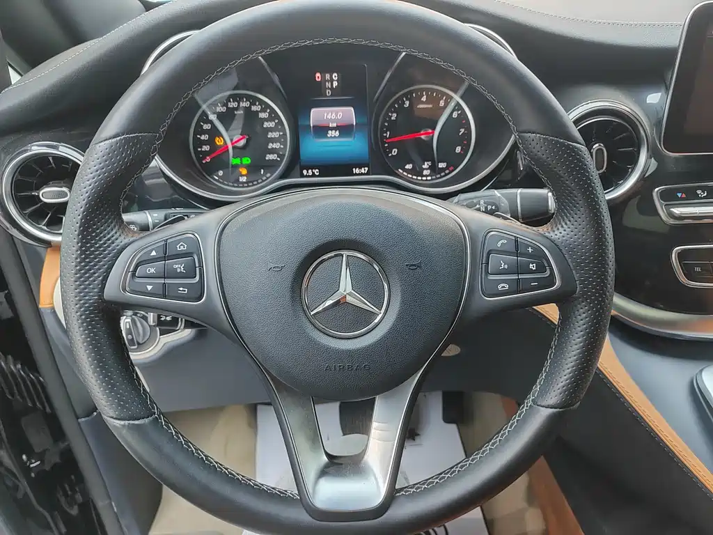 MERCEDES-BENZ V CLASS