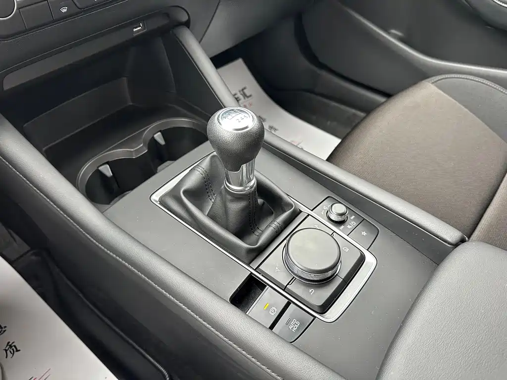 Mazda 3 Axela — миниатюра 13
