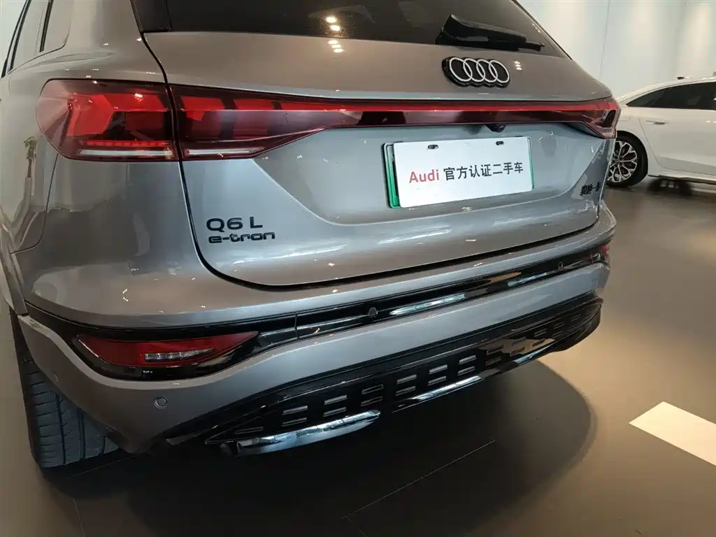 Audi Q6L e-tron — миниатюра 16