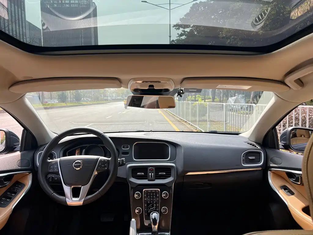 Volvo V40 — миниатюра 8