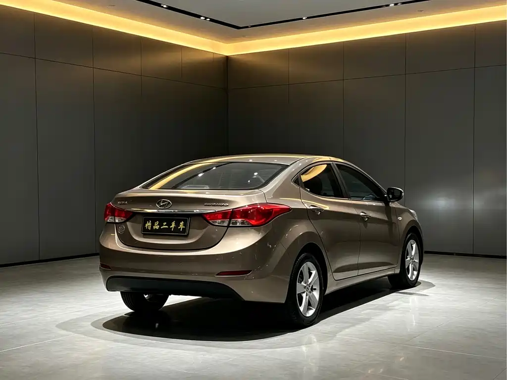 Hyundai Elantra Langdong — миниатюра 9
