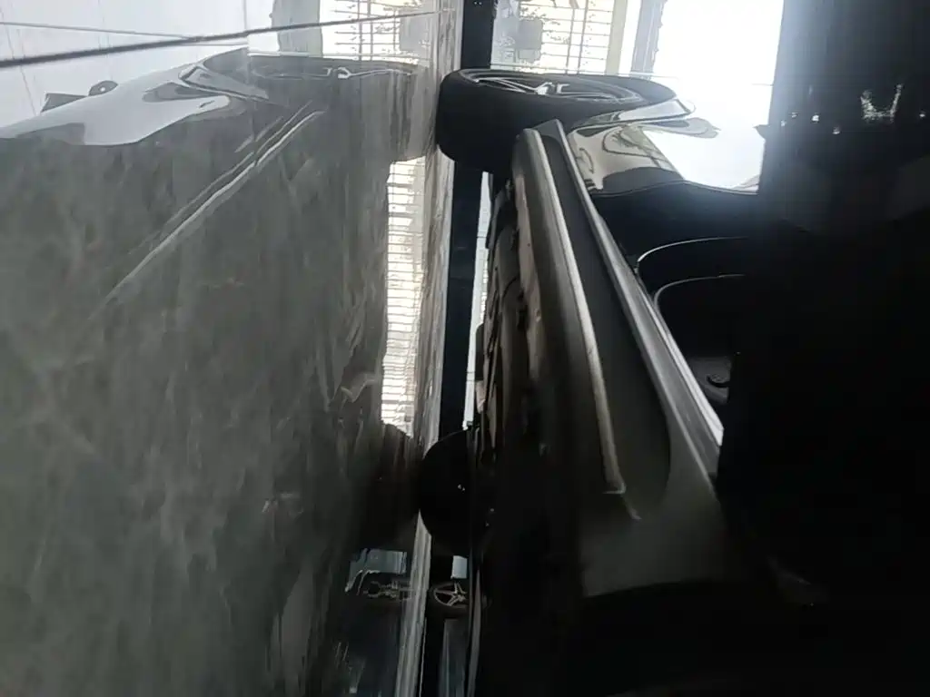 Mercedes-Benz GLE (Import) — миниатюра 21