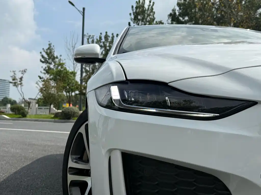 Jaguar XEL — миниатюра 9