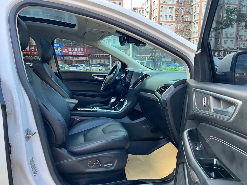 Ford Edge — миниатюра 11