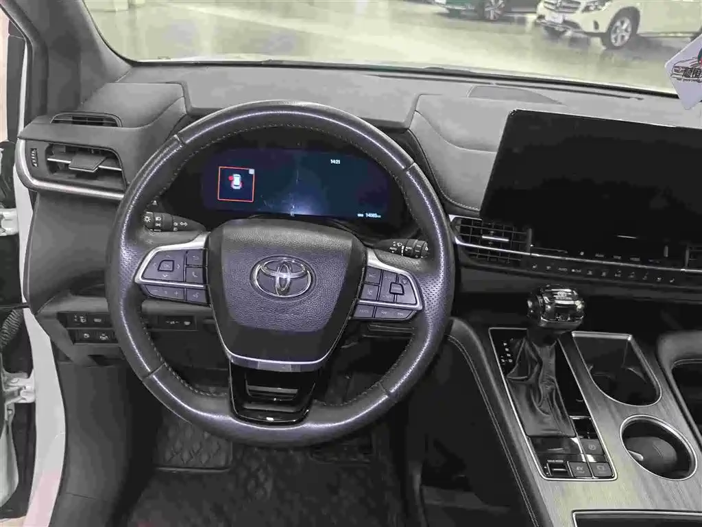 Toyota Sienna — миниатюра 10