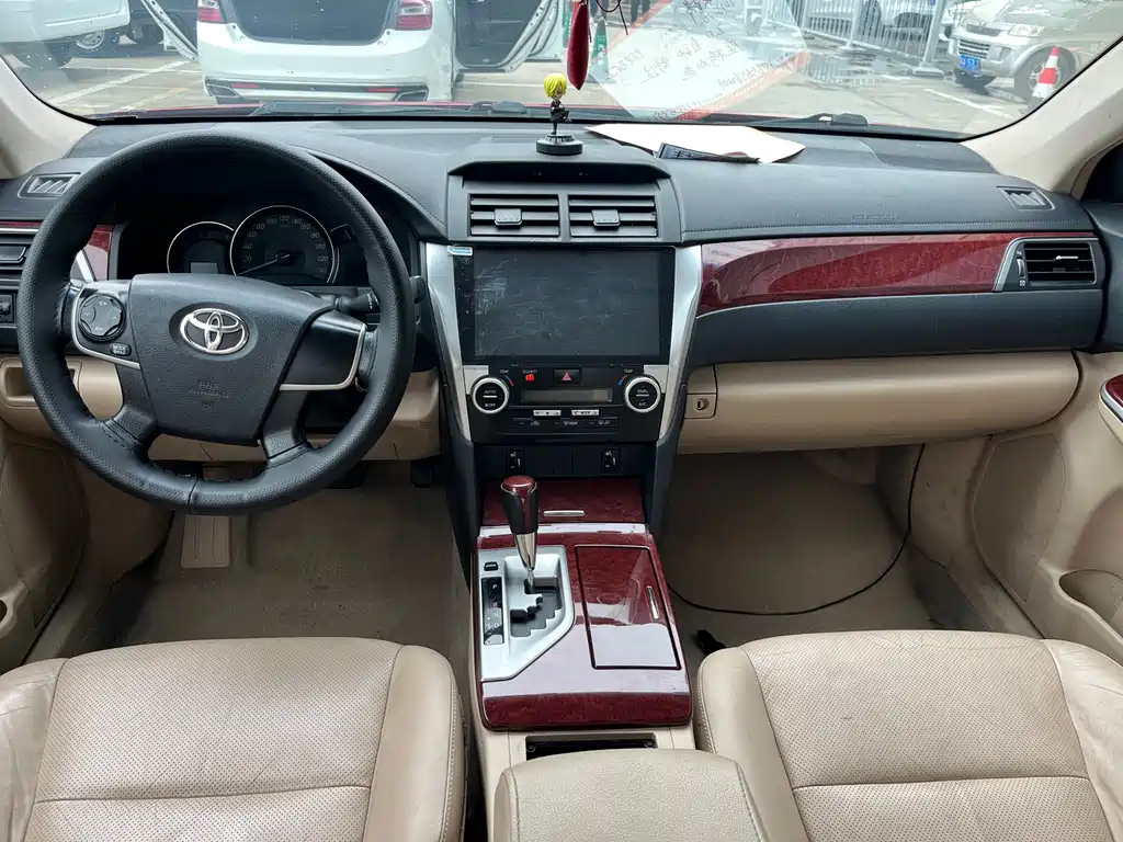Toyota Camry 2013 2.0G Comfort