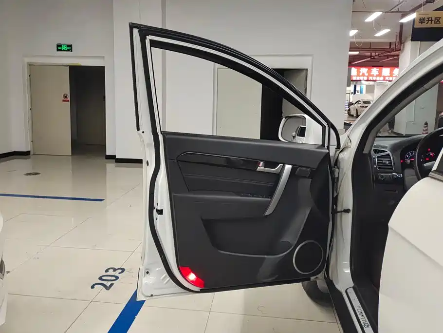 Chevrolet Captiva — миниатюра 7