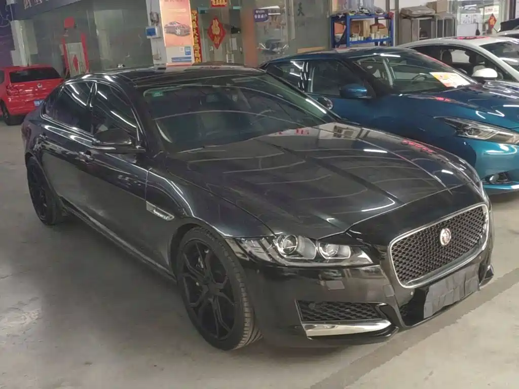 Jaguar XFL — миниатюра 4