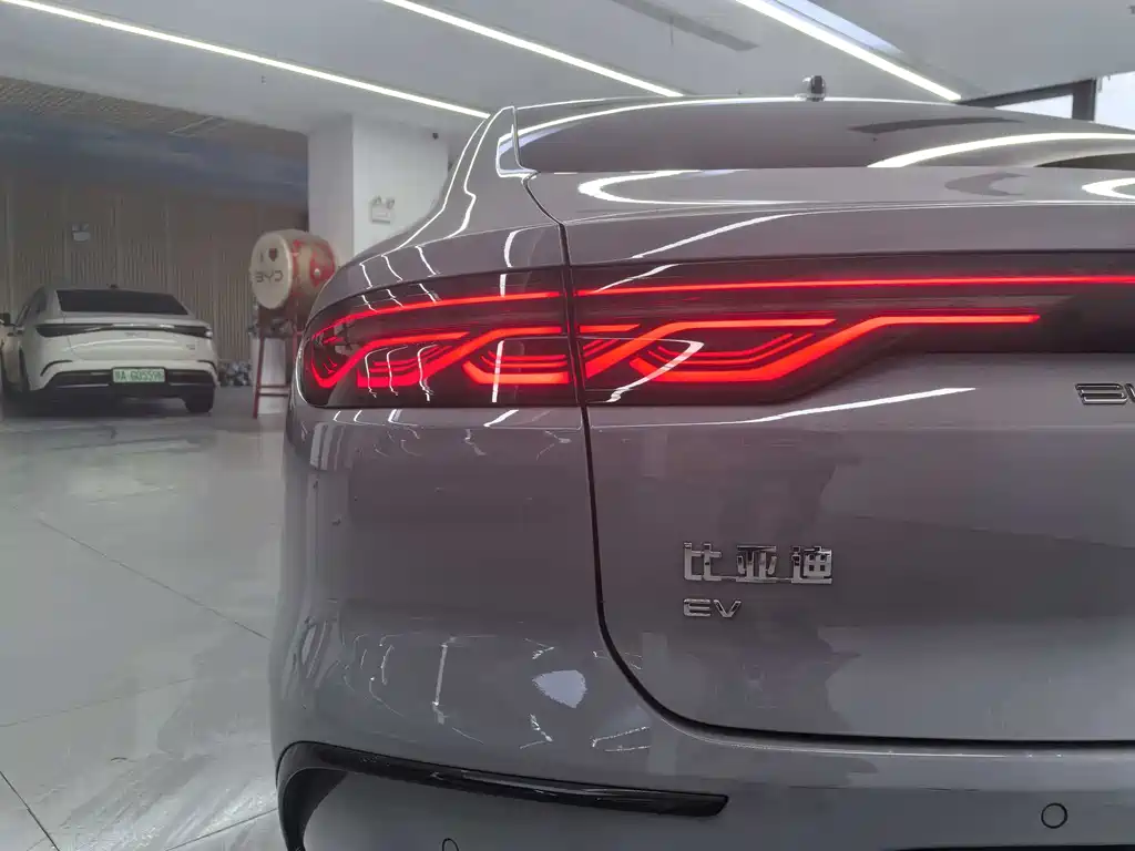 BYD Han 2025 EV Smart Drive 701KM Flagship