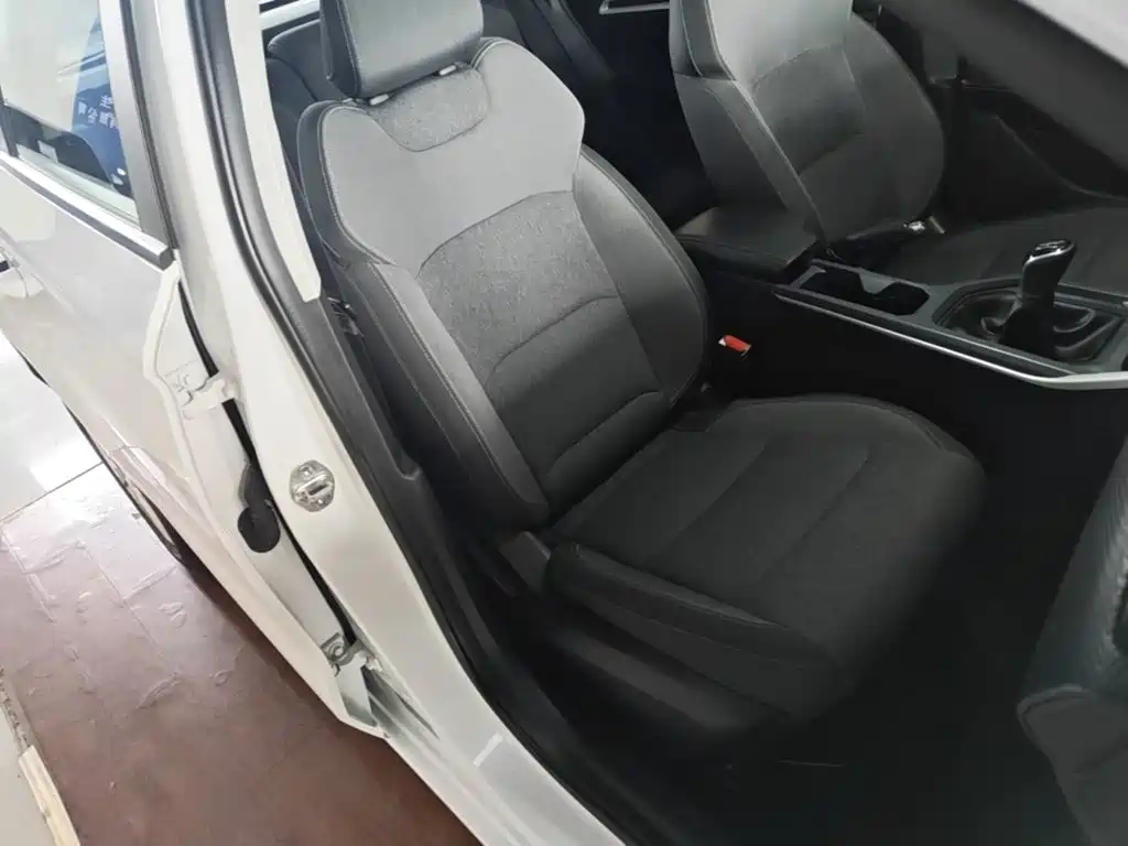Geely Emgrand — миниатюра 25