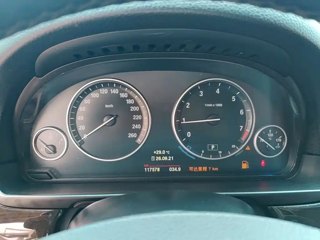 BMW 5 Series — миниатюра 12