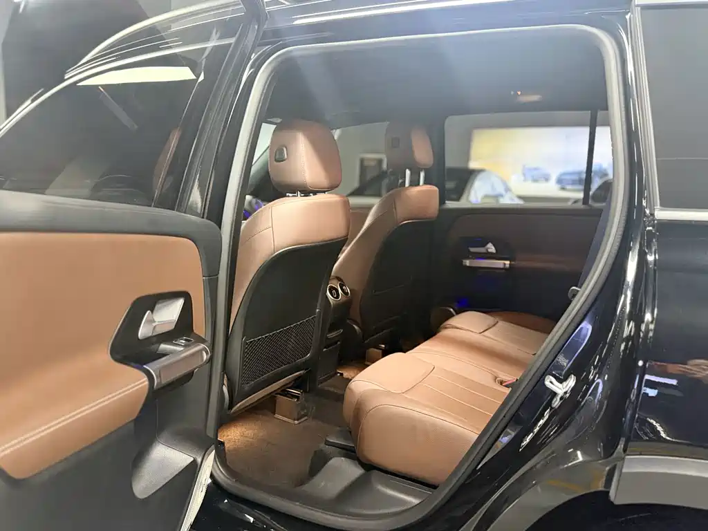 Mercedes-Benz GLB — миниатюра 16