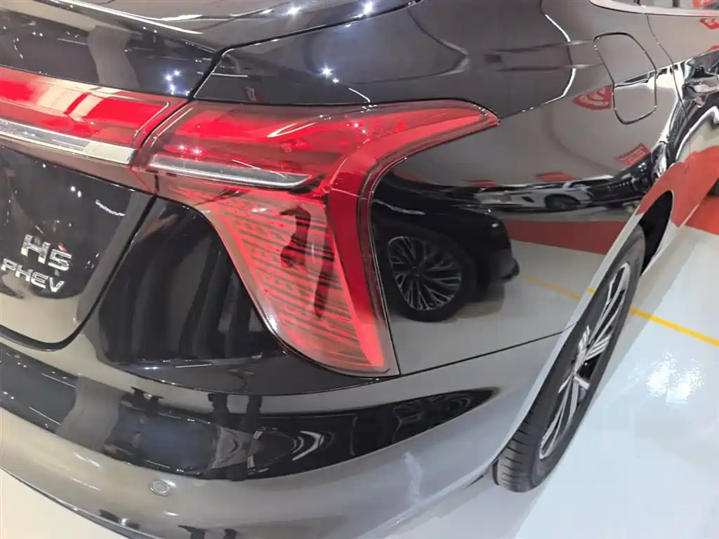 Hongqi H5 PHEV 2025 170