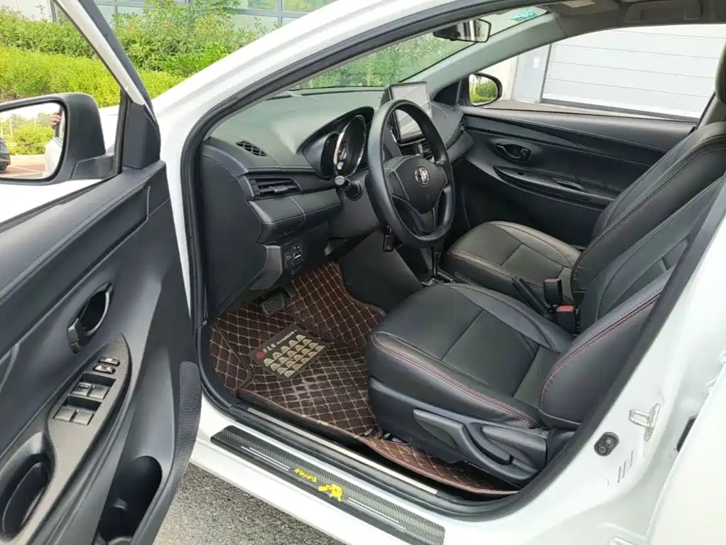 Toyota Yaris L — миниатюра 16