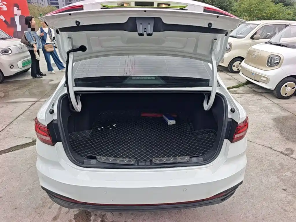 Volkswagen Lavida — миниатюра 19