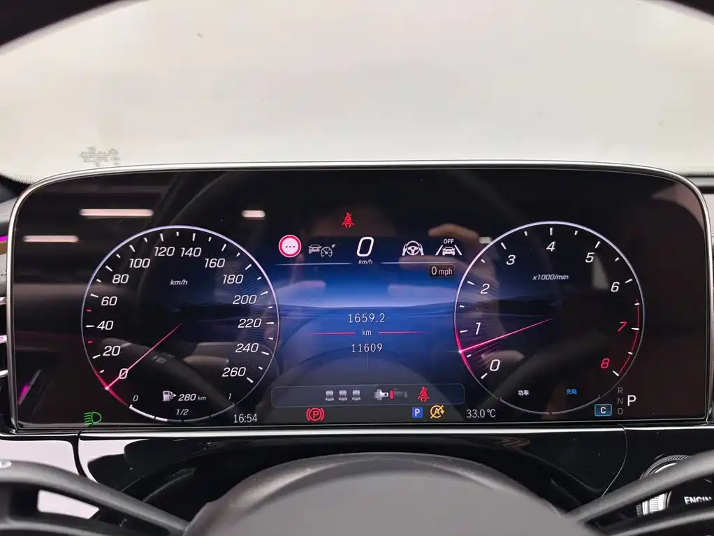 Mercedes-Benz E-Class — миниатюра 14