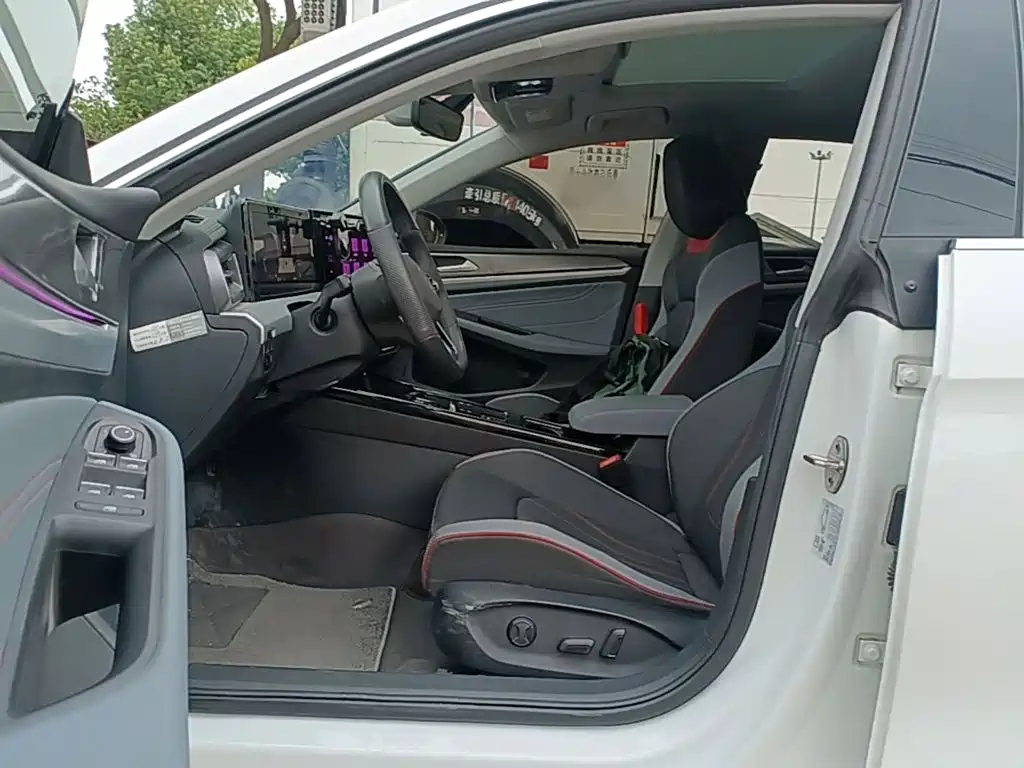 Volkswagen Lamando — миниатюра 16