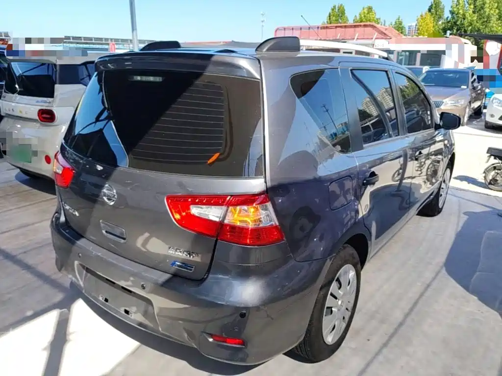 Nissan Livina — миниатюра 7