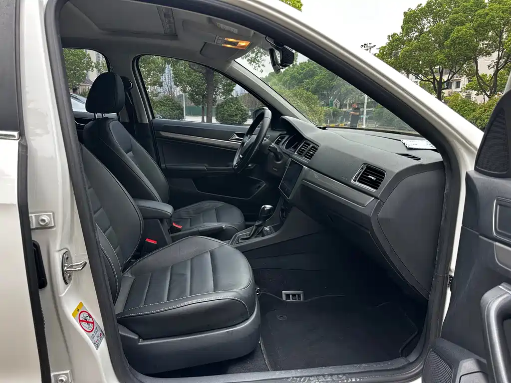 Volkswagen Lavida — миниатюра 5