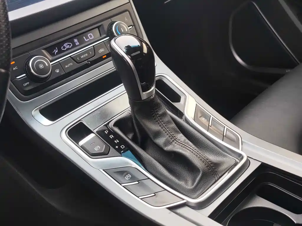 Geely Emgrand — миниатюра 14