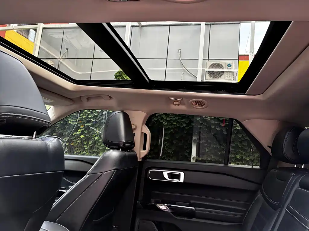 Ford Explorer — миниатюра 16