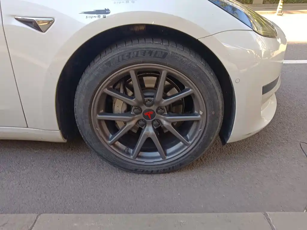 Tesla Model 3 — миниатюра 25