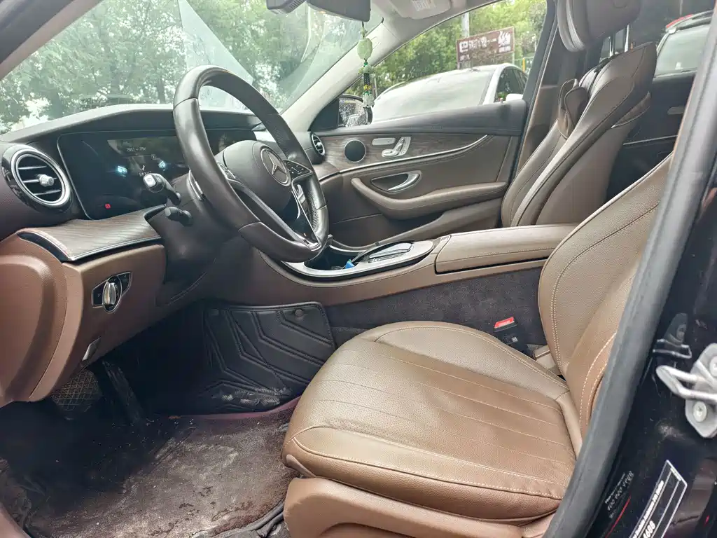 Mercedes-Benz E-Class — миниатюра 4