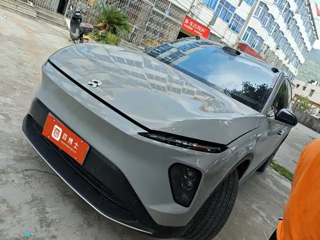 NIO EC7