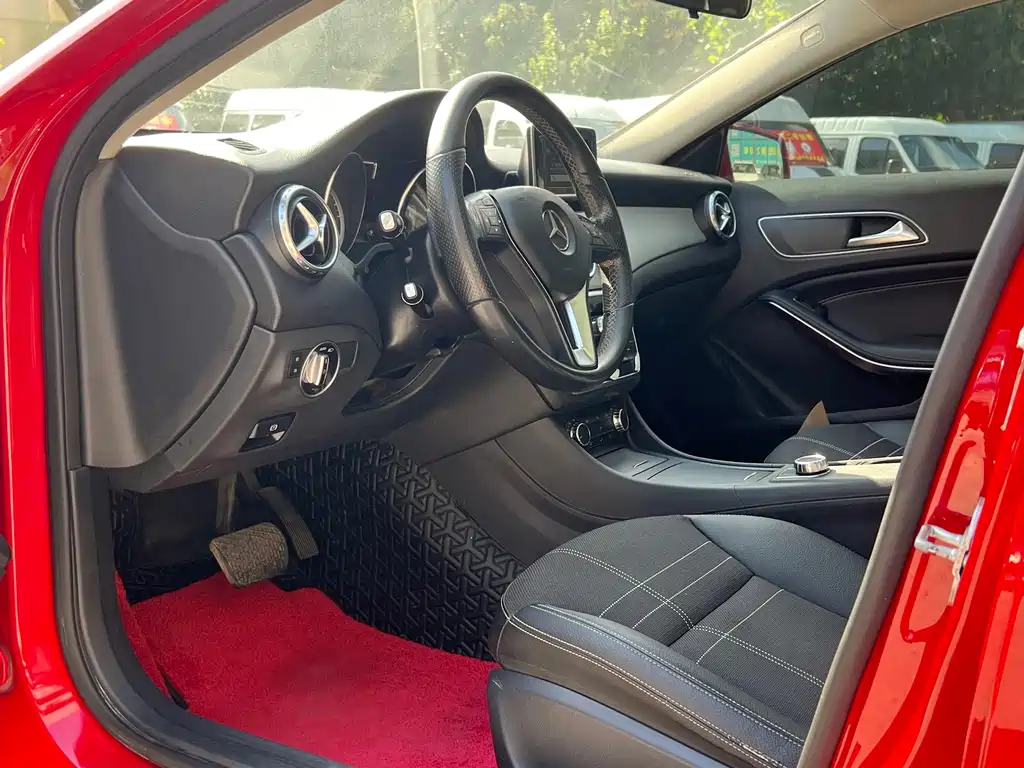 Mercedes-Benz GLA (Import) — миниатюра 8
