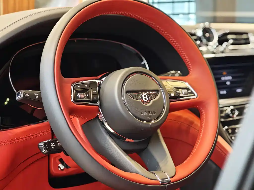 Bentley Bentayga — миниатюра 3