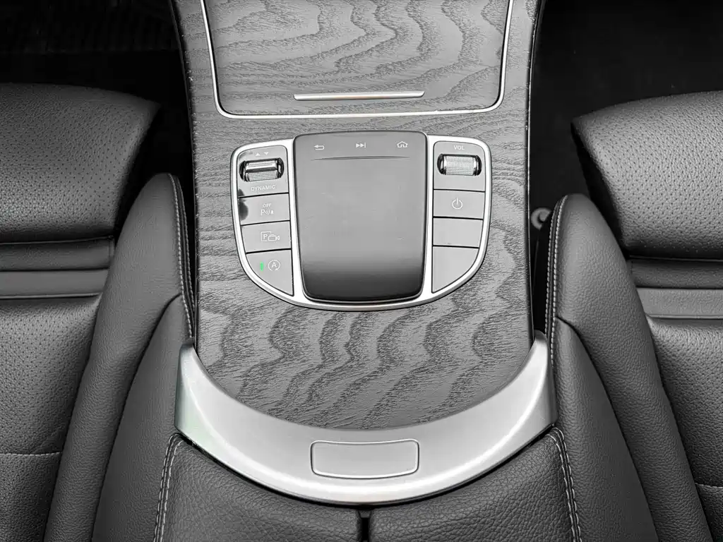 Mercedes-Benz C-Class — миниатюра 12