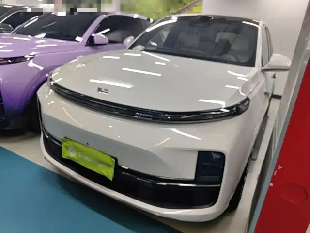 Li Auto L8
