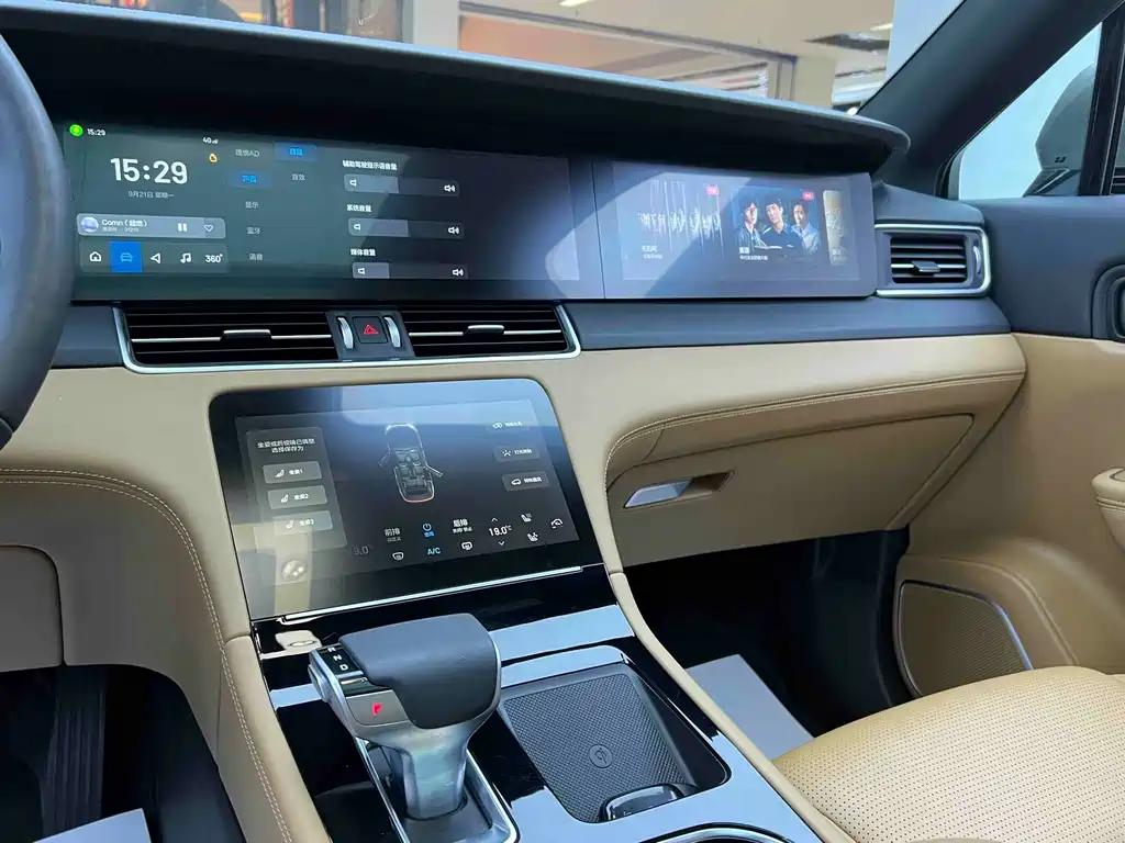 Li Auto Li ONE — миниатюра 12