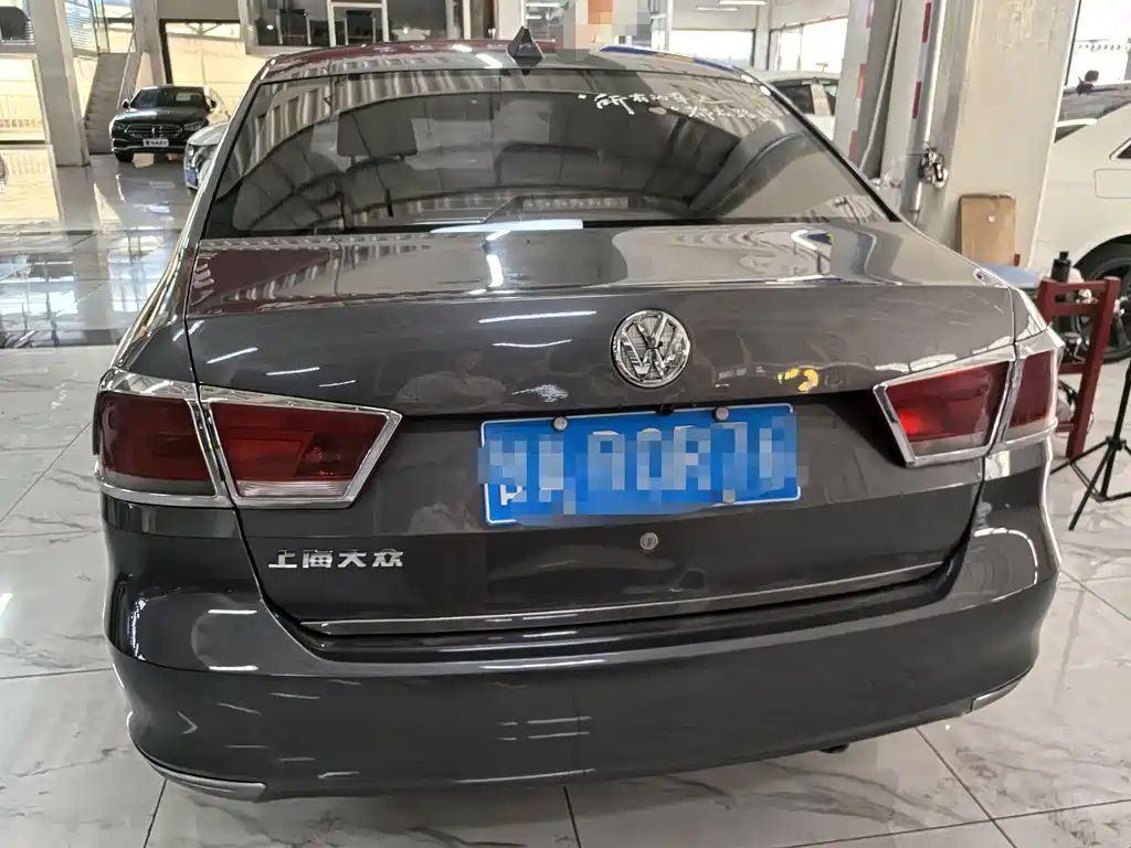 Volkswagen Santana — миниатюра 5