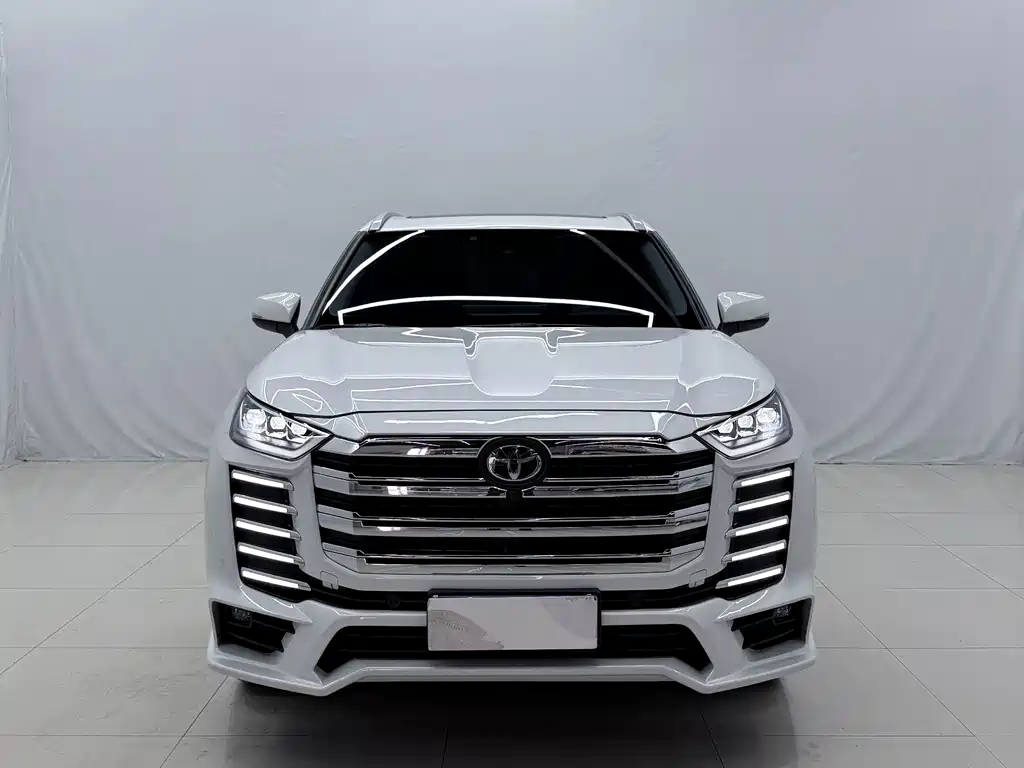 Toyota Highlander 2026 2.5L Luxury 7 мест