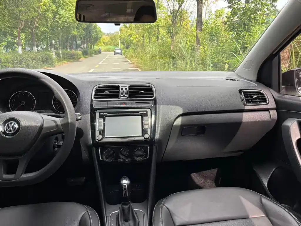 Volkswagen Polo — миниатюра 12