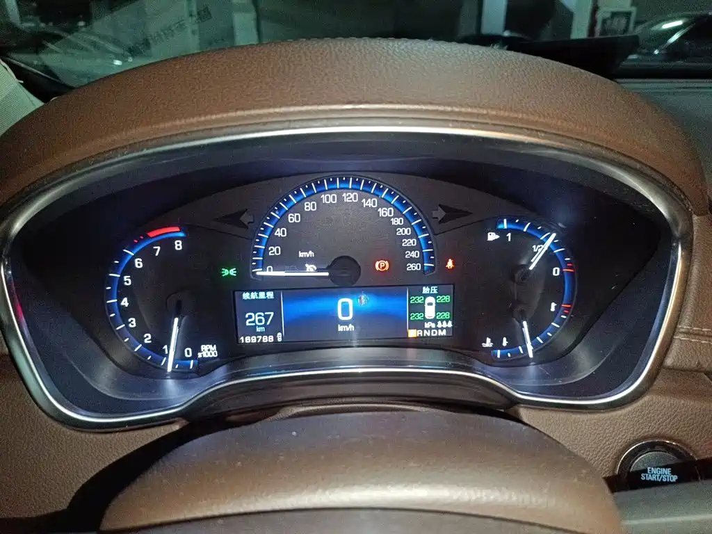 Cadillac SRX — миниатюра 7
