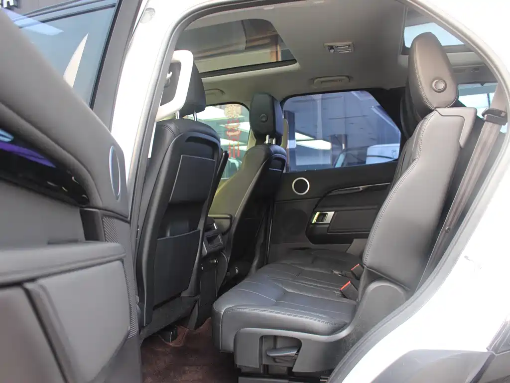 Land Rover Discovery 2018 3.0 SC V6 SE