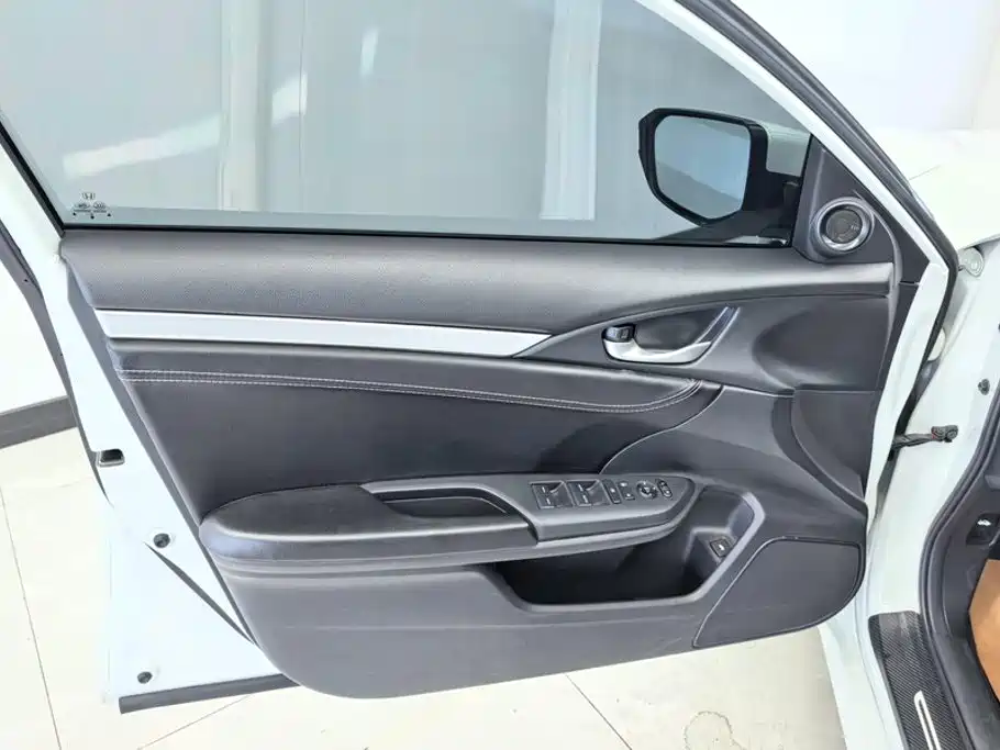 Honda Civic — миниатюра 7