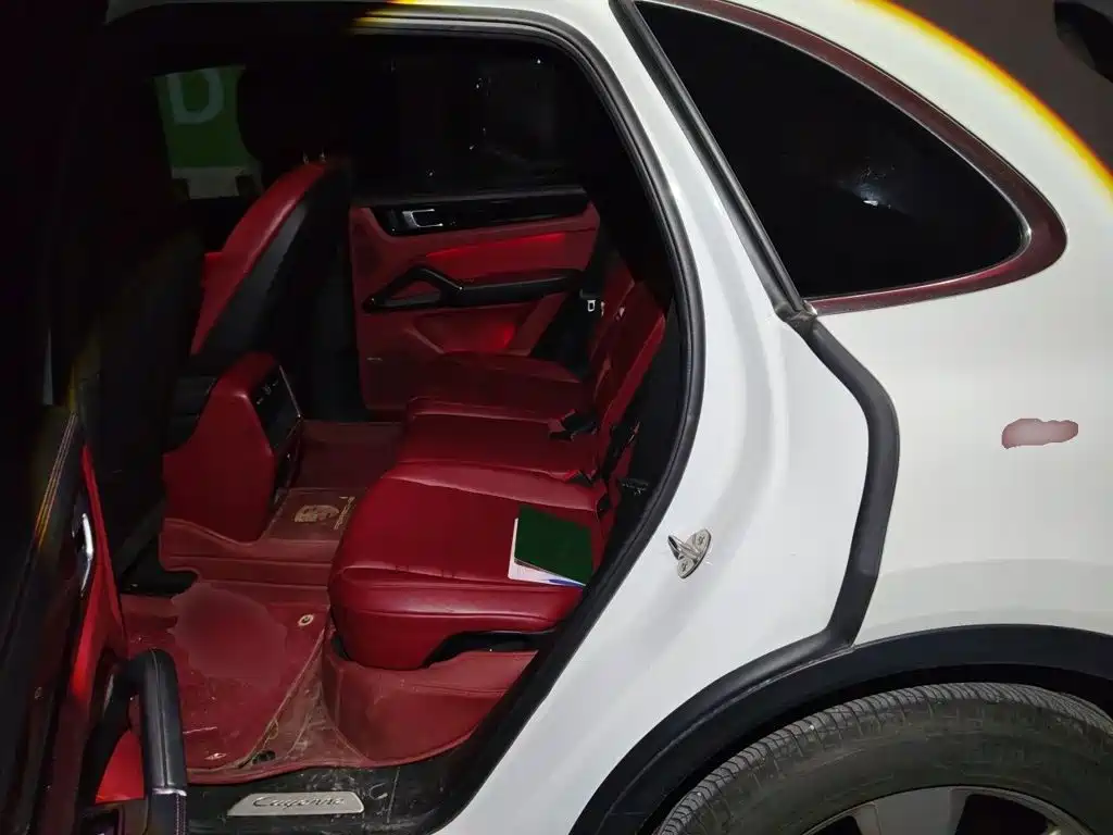 Porsche Cayenne — миниатюра 18