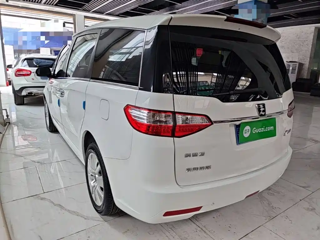Luxgen Big 7 MPV — миниатюра 5