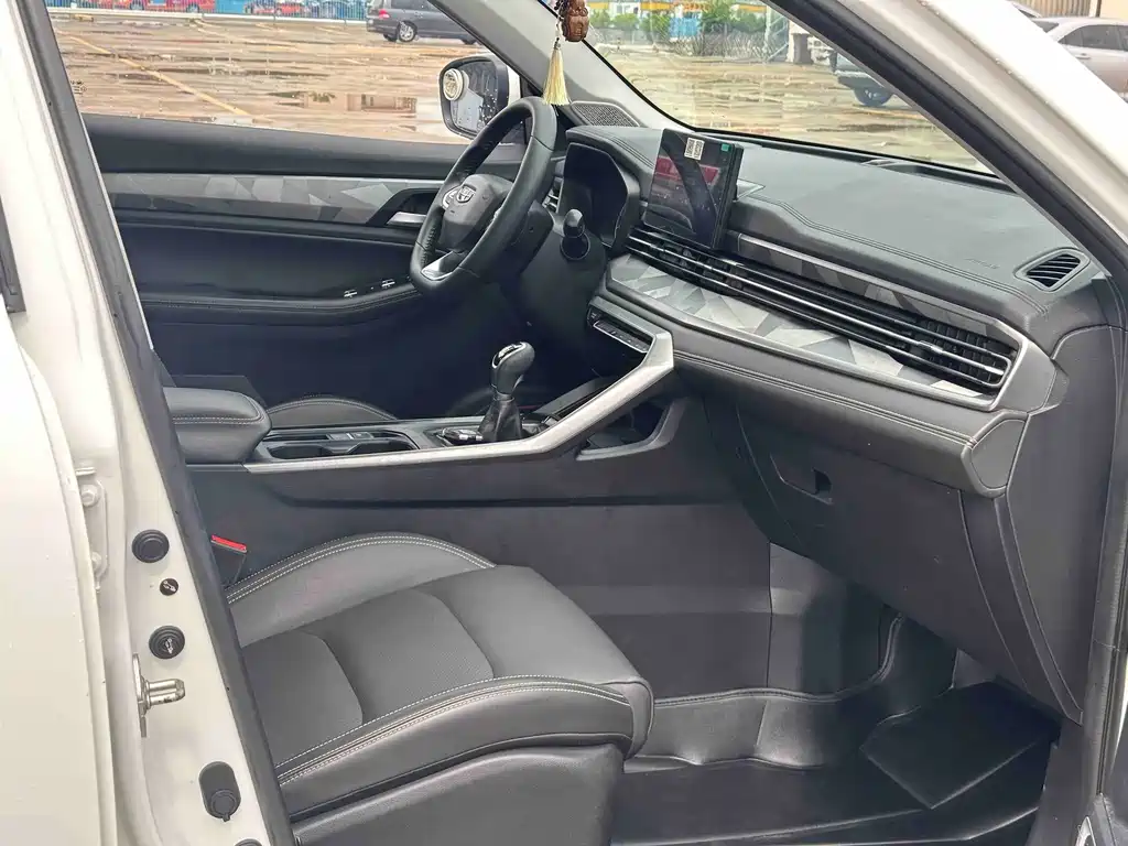 Geely Vision X6 — миниатюра 6