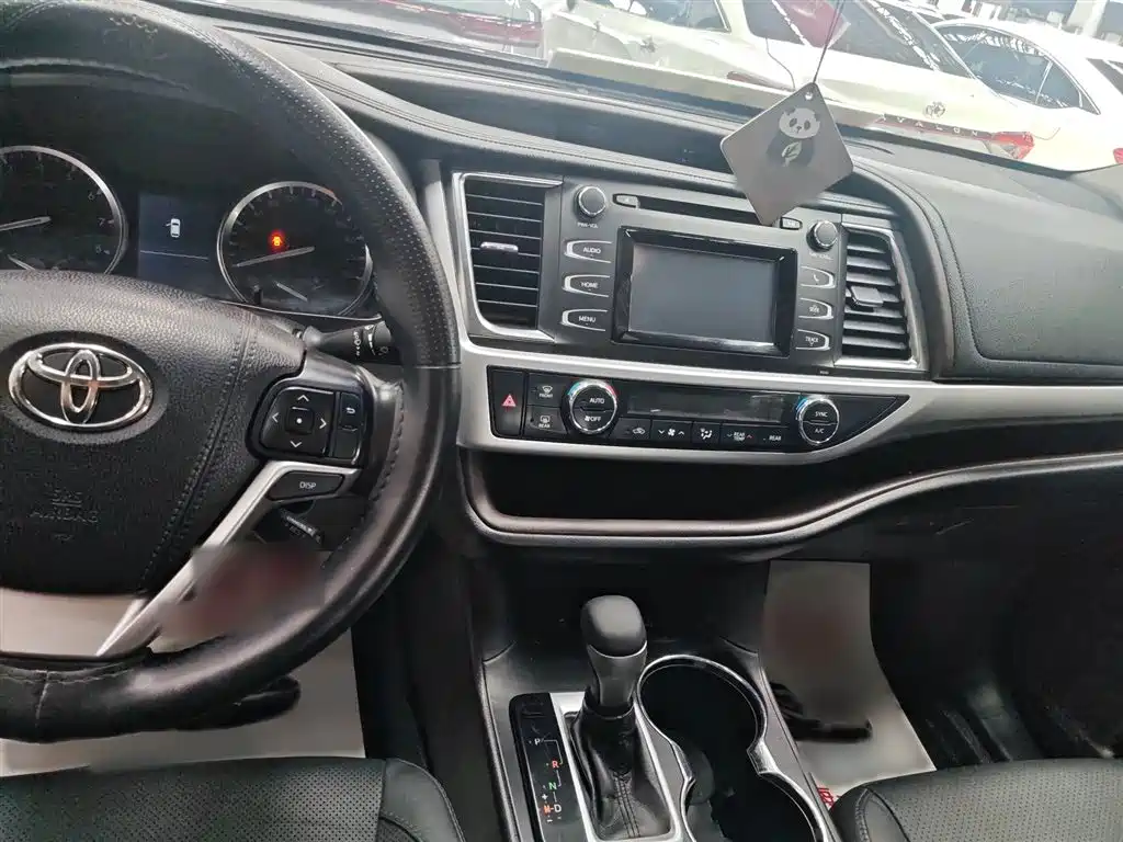 Toyota Highlander 2017 2.0T Luxury 7 мест