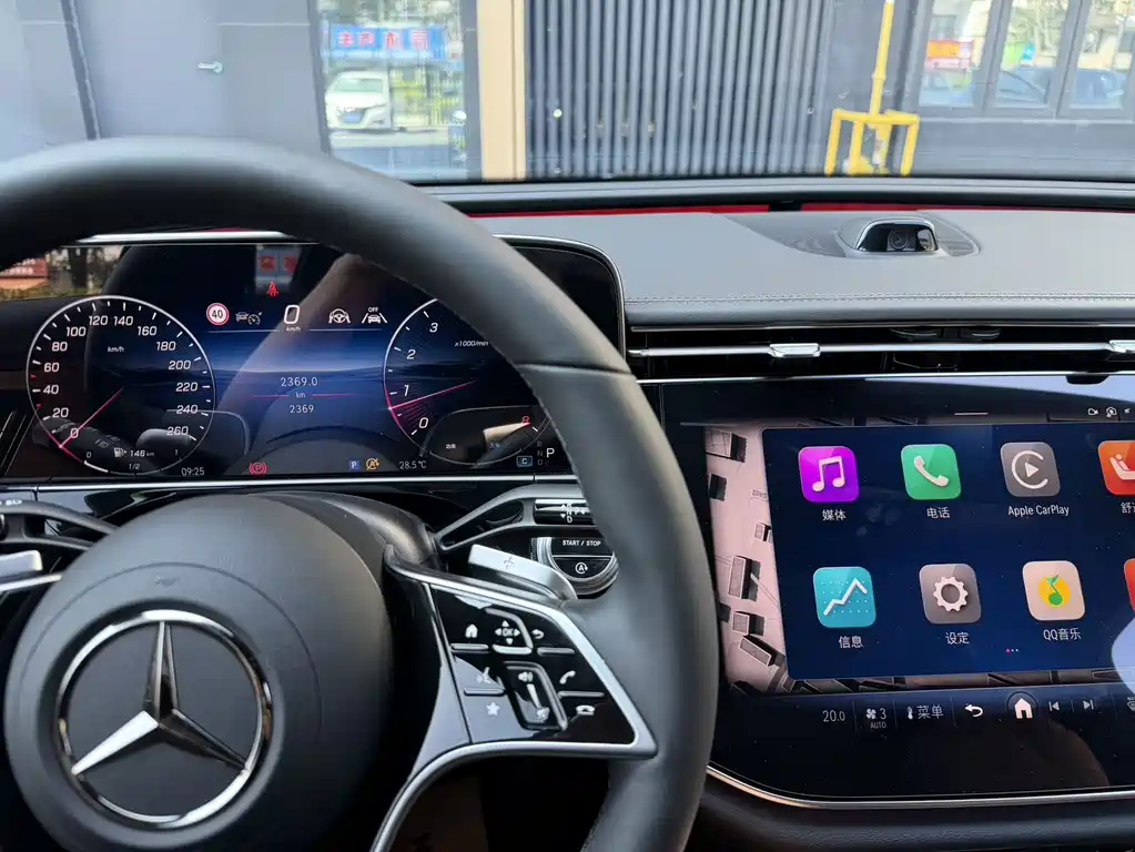 Mercedes-Benz E-Class — миниатюра 5