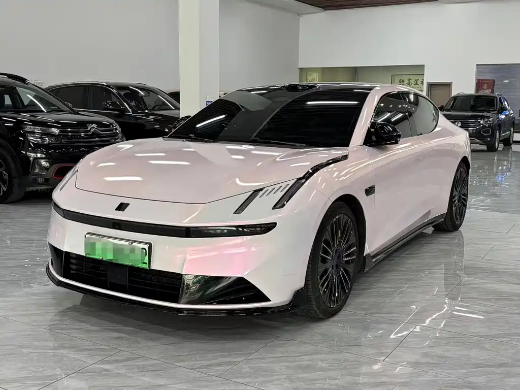 Lynk & Co 10