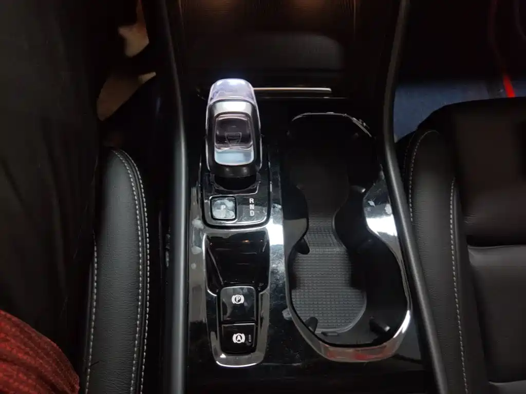 Volvo XC40 — миниатюра 14