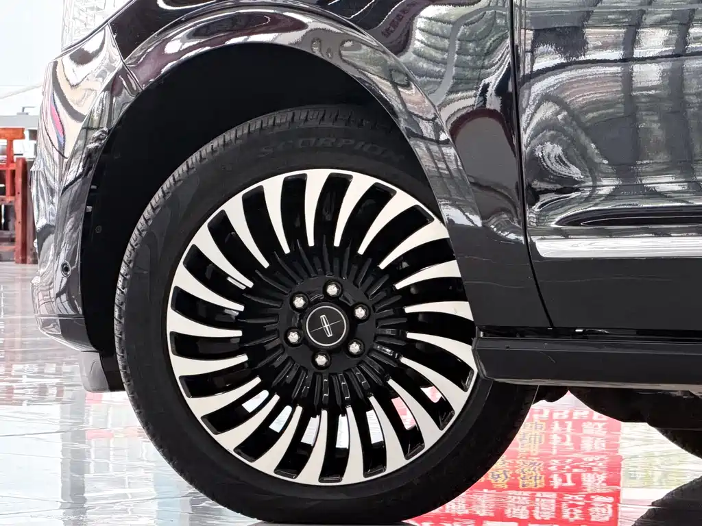 Lincoln Navigator — миниатюра 7
