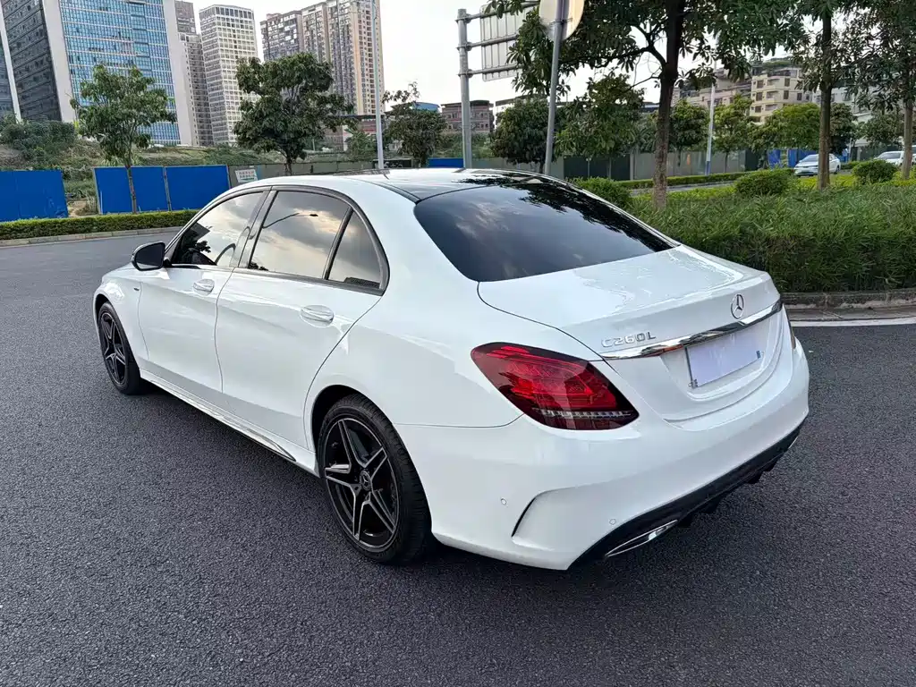 Mercedes-Benz C-Class — миниатюра 3