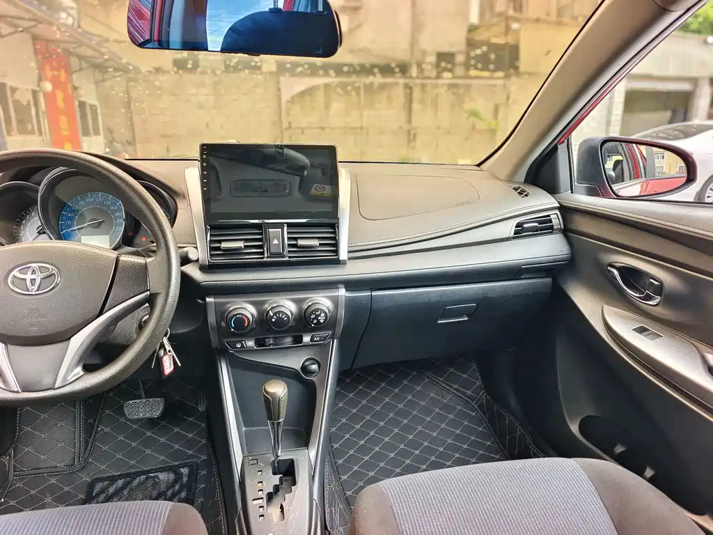 Toyota Yaris L — миниатюра 8