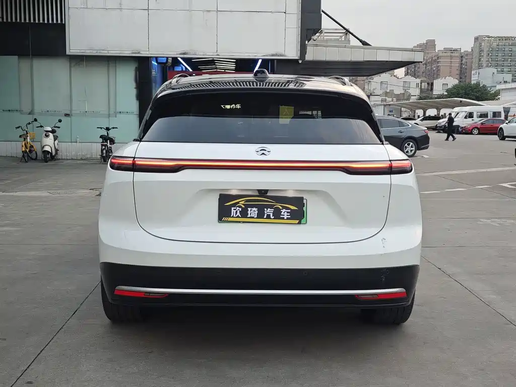 NIO ES6 — миниатюра 5